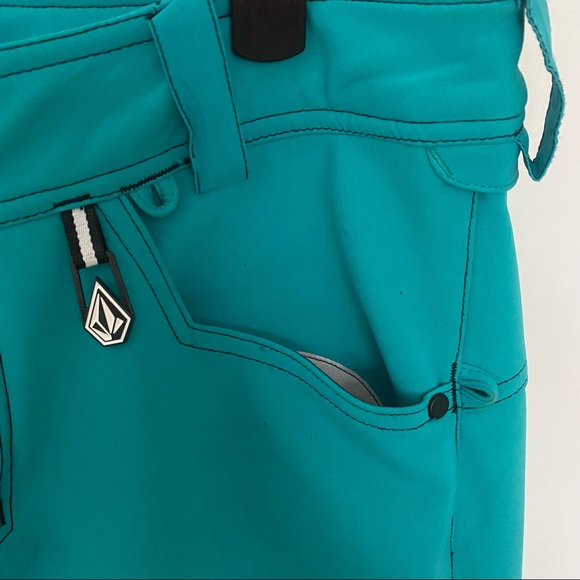 Volcom Snowboard Pants - Picture 13 of 16